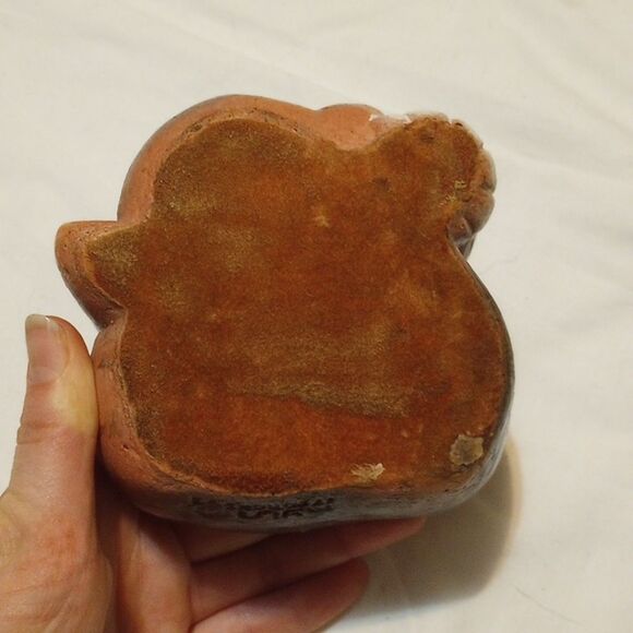 Handcrafted Hippo in Converse Clay Toothbrush Holder - Picture 6 of 8